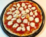Foto do passo 5 de Pizza de muzzarella de búfala, jamon e rúcula orgânica