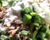 Foto del paso 2 de la receta: Ensalada mixta con ATÚN 🥬🥕🫑🧅