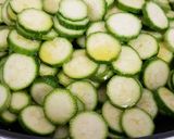 Foto del passaggio 1 della ricetta Penne con zucchine e robiola