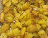 Foto del passaggio 3 della ricetta Patate al forno a modo mio ♥️