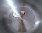 Foto del paso 1 de la receta: Guiso de cordero en salsa de cebollas blancas y especias