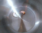 Foto del paso 1 de la receta: Guiso de cordero en salsa de cebollas blancas y especias