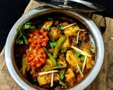 A picture of step 5 of Dahi Walay Aloo.
