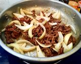 A picture of step 5 of Stir-Fried Pho.