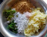 A picture of step 1 of Sabudana Vada.