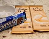 Foto del paso 1 de la receta: Turrón de chocolate blanco y galletas Oreo