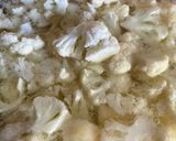 Gambar langkah 2 resipi Bunga Kubis Masak Air.