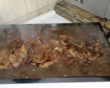 Foto del paso 4 de la receta: Osobuco a la portuguésa en la plancheta