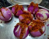 A picture of step 1 of Stuffed onion masala.