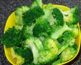 A picture of step 2 of Lomo Saltado with Broccoli.