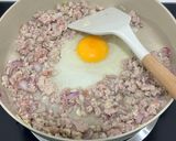 รูปขั้นตอนการทำที่ 2 ของ ผัดวุ้นเส้นหมูสับ ใส่ไข่