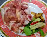 รูปขั้นตอนการทำที่ 1 ของ ไก่ต้มใบกระเจี๊ยบ