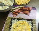 Hình bước làm 3 của món Cơm cuộn rong biển