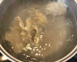 A picture of step 6 of Chicken Chilli Wontons.