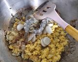 Foto langkah ke 5 dari resep Kwetiaw Goreng Simpel.