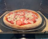 Foto del passaggio 16 della ricetta Pizze al piatto e bianca (67% idratazione)🍕