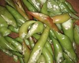 Foto langkah ke 3 dari resep Cumi Asin Pete Cabe Ijo.