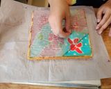 Foto langkah ke 5 dari resep Batik Roll Cake Panggang.