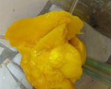 A picture of step 2 of Mango juice.