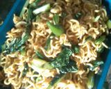 Foto langkah ke 6 dari resep Mie goreng sederhana pedas mantap.