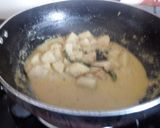 A picture of step 4 of Aloo posto.