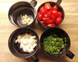 Une image de l'étape 2 de Pâtes Mozzarella Tomates.