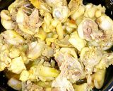 A picture of step 2 of Ginger Braised Chicken.