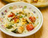A picture of step 4 of Chicken breast with vegetables in cheese sauce.
