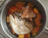 Foto langkah ke 4 dari resep Sup kepala ikan salmon dan pepaya.