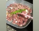 Foto langkah ke 5 dari resep Cubic Steak with Mushroom Sauce.