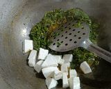 A picture of step 2 of Methi Paneer.
