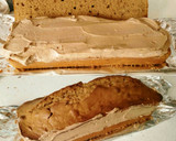 Foto del paso 8 de la receta: Bizcocho relleno de trufa y cubierto de chocolate (con licor)