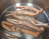 Foto del paso 1 de la receta: Zarzuela de merluza, escamarlanes y calamar