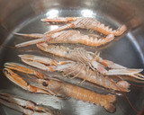 Foto del paso 1 de la receta: Zarzuela de merluza, escamarlanes y calamar