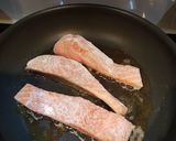รูปขั้นตอนการทำที่ 4 ของ แซลมอนเทริยากิ (Salmon Tetiyaki)