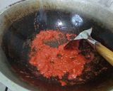 Foto langkah ke 2 dari resep Singkong Goreng Balut Sambal.