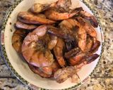 Hình bước làm 2 của món Tôm 2 món: Old Bay & seasoning