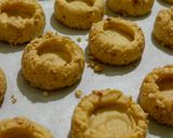Foto langkah ke 4 dari resep Thumbprint cookies.