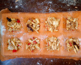 Foto del paso 4 de la receta: Raviolones de Tomate y Tomillo relleno de Pollo tomates secos y orégano