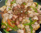 Foto del paso 4 de la receta: Magro de pavo al curry con pimientos