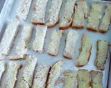 Foto langkah ke 4 dari resep Stick roti tawar tabur gula.