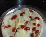 A picture of step 3 of Kulcha paneer pizza.