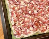 Hình bước làm 7 của món Tarte Flambée (Flammekueche) Tảo Spirulina - Bánh Tart Mặn Vùng Alsace