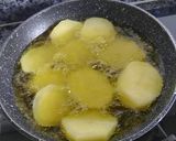 Foto del paso 2 de la receta: Huevos con patatas en adobillo