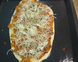 Foto del paso 9 de la receta: Pizza de cebolla y dos quesos