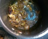 A picture of step 2 of Hari Matar ki Daal.