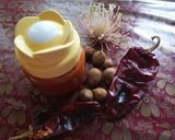 A picture of step 7 of Talhar n katara chutney.