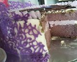 Foto langkah ke 16 dari resep Purple Birthday Cake.