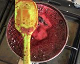 A picture of step 3 of Blackberries Jam/compote.