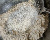 A picture of step 3 of Oats dry fruit panjeeri.